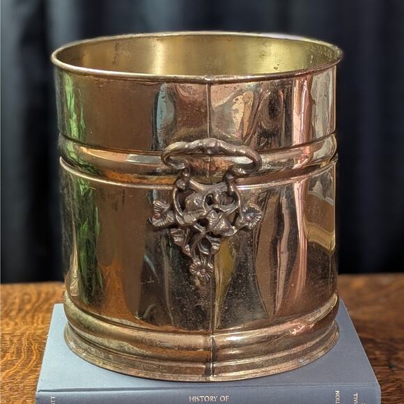 Large Heavy Vintage Estate Find Polished Brass Planter Pot w/ Ornate Handles - Picture 3 of 8